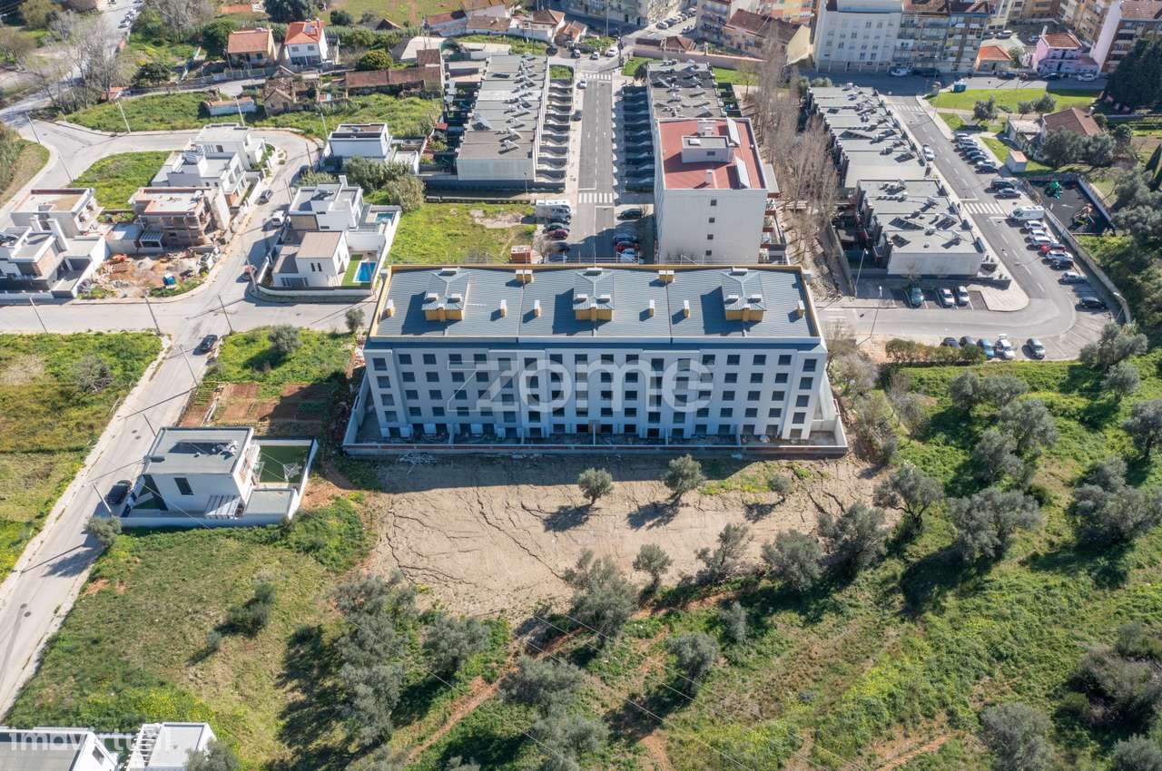 Fabuloso T3 novo a estrear, com varanda e vista rio-28