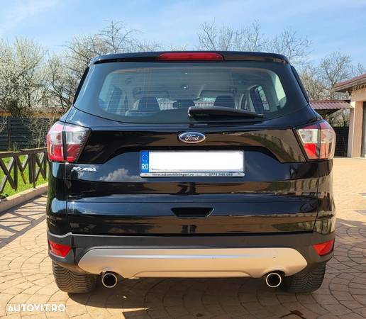 Ford Kuga 2.0 TDCi 4WD Powershift Titanium - 4