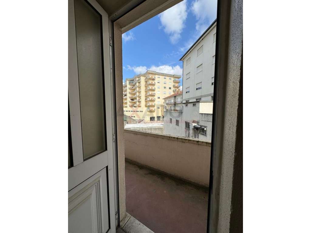 Loja comercial em Seia com área de 90,20 m2-5