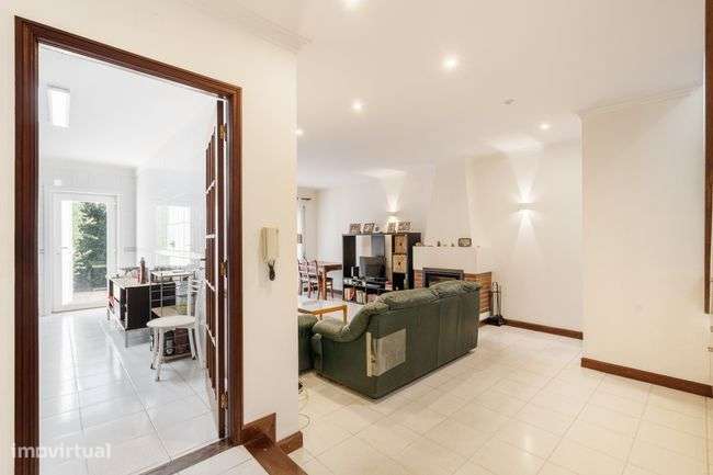 Moradia T3 de Gaveto, Marinhas – 2ª Linha de Mar-25