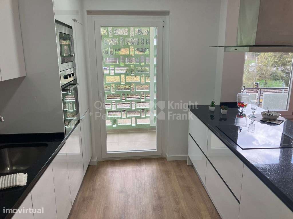 T3 com varanda, totalmente equipado e mobilado em Benfica - Grande imagem: 5/24