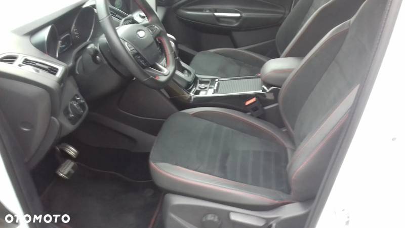 Ford Kuga 2.0 TDCi 4x4 ST-Line - 11