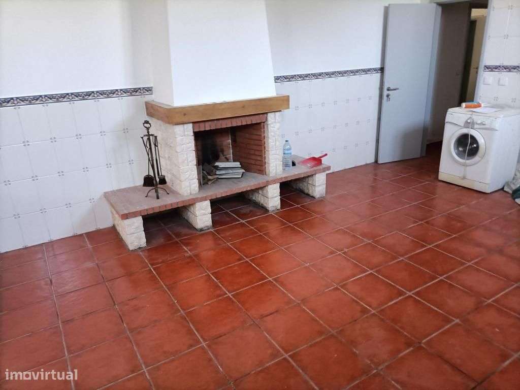 Moradia-T-8 com Terreno-Casal Jorge Dias-Alcobaça-Leiria-12