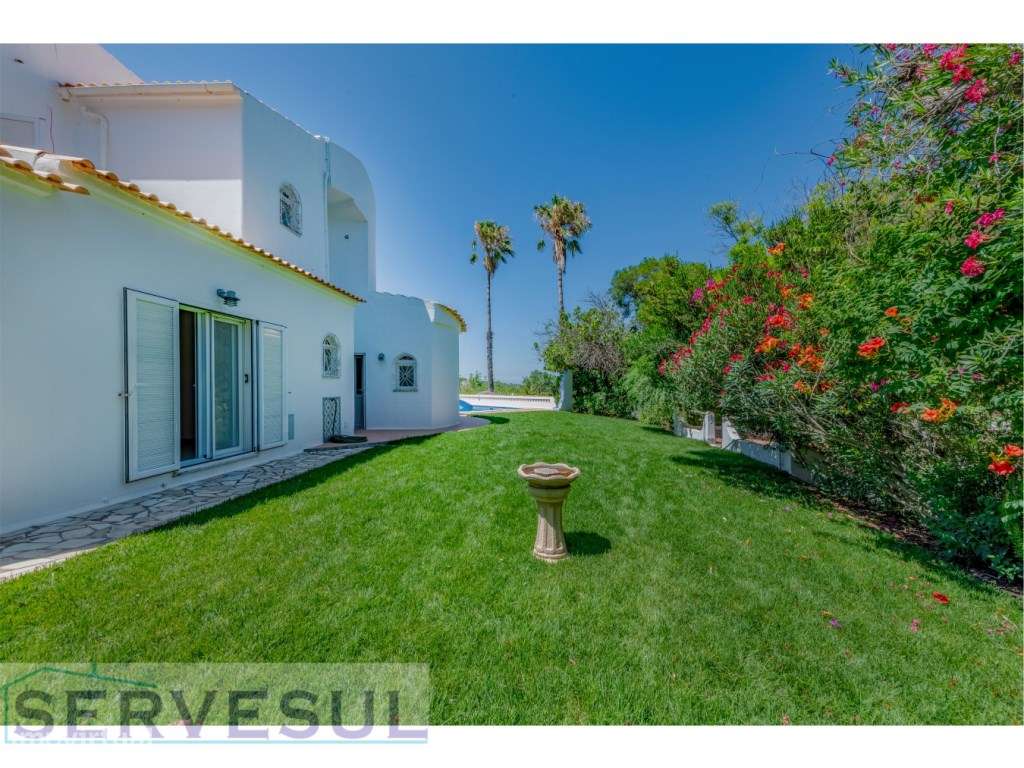 Moradia Deslumbrante de 2 andares com 274 m², composta por 4 quarto...-59