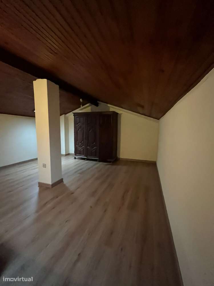 Excelente T2 com Sótão localizado perto do centro de Gondomar-22