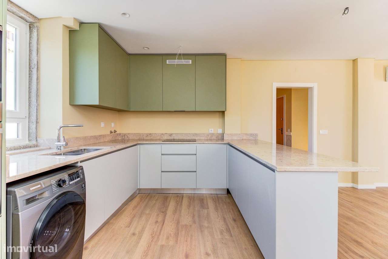 Apartamento T2 Duplex com 140m2, em Massamá-8