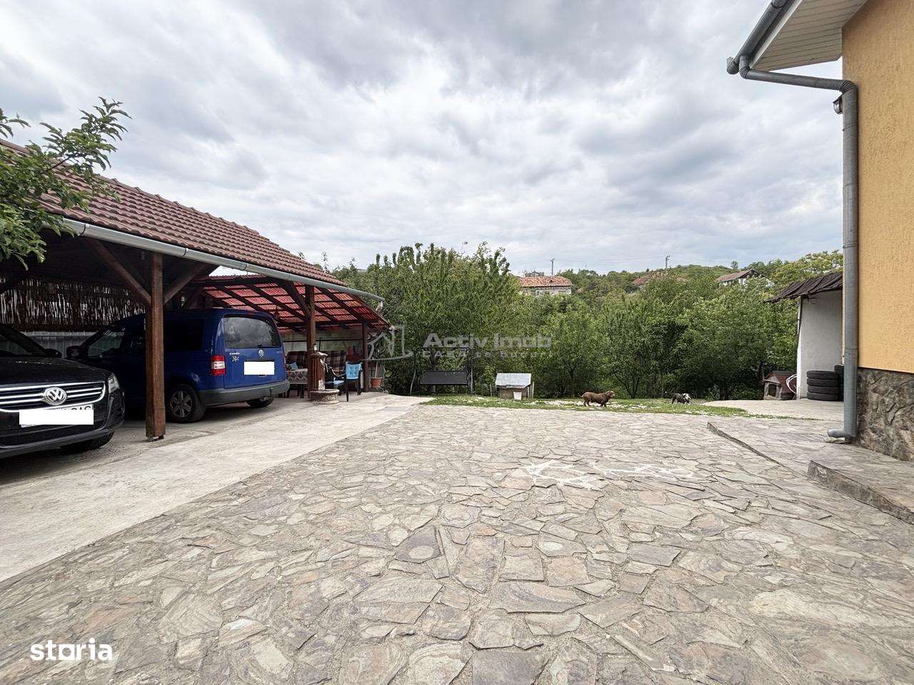 Casa - Vila - str. Piatra Craiului-14