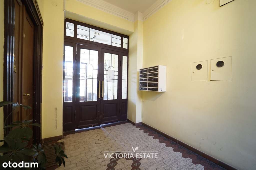 Duży apartament w pięknej kamienicy przy parku-13