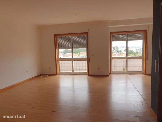 Apartamento T4 em Jovim - Gondomar - Excelentes áreas-2