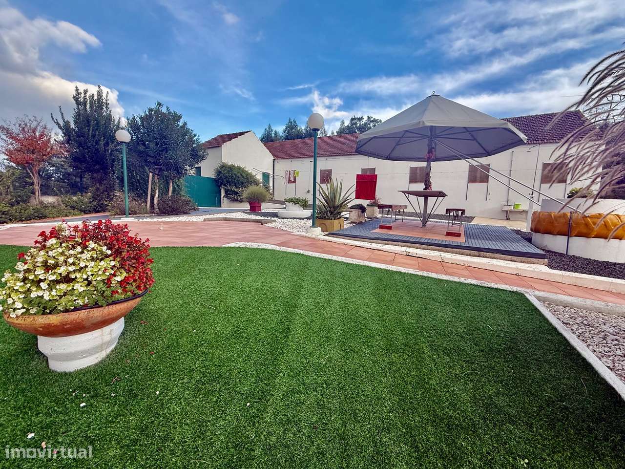 Quintinha com habitação, armazéns e terreno - Rio Maior-35