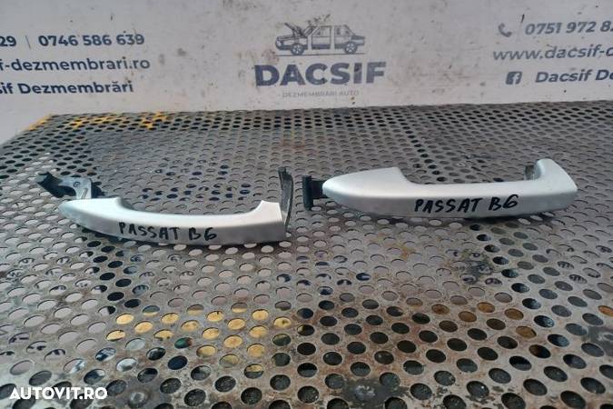 Maner deschidere din exterior usa fata dreapta Volkswagen VW Passat B6  [din 2005 pana  2010] seria - 1