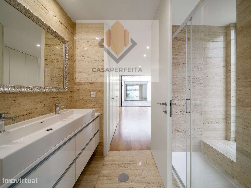 Luxuosa Moradia T4 a 150 metros da Praia - Madalena-42