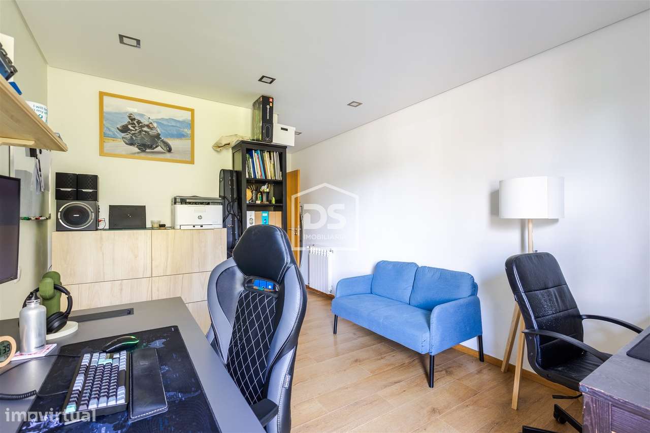 Apartamento T2 Venda em Nogueira e Silva Escura,Maia-11