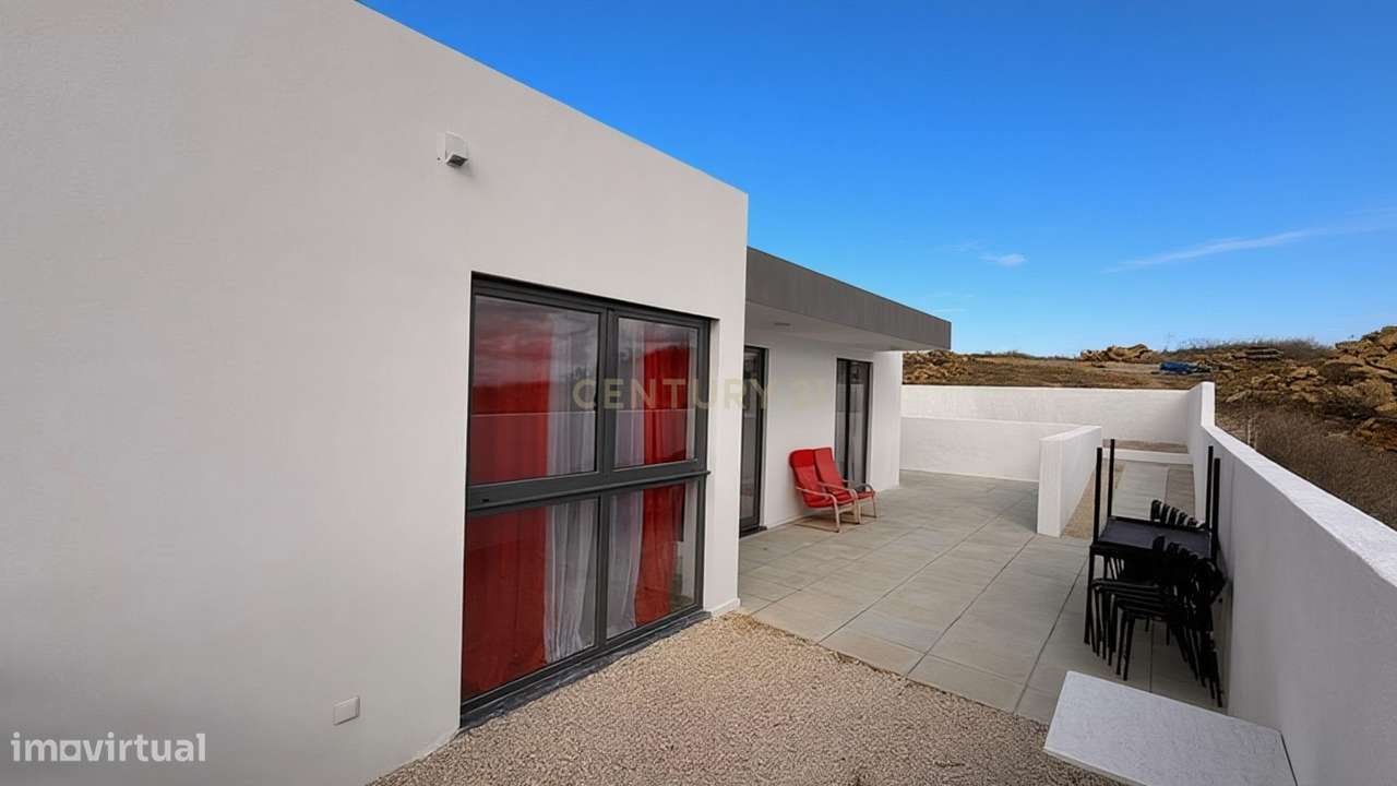 Moradia T3 + 1 com uma vista espetacular em Fonte Santa-26