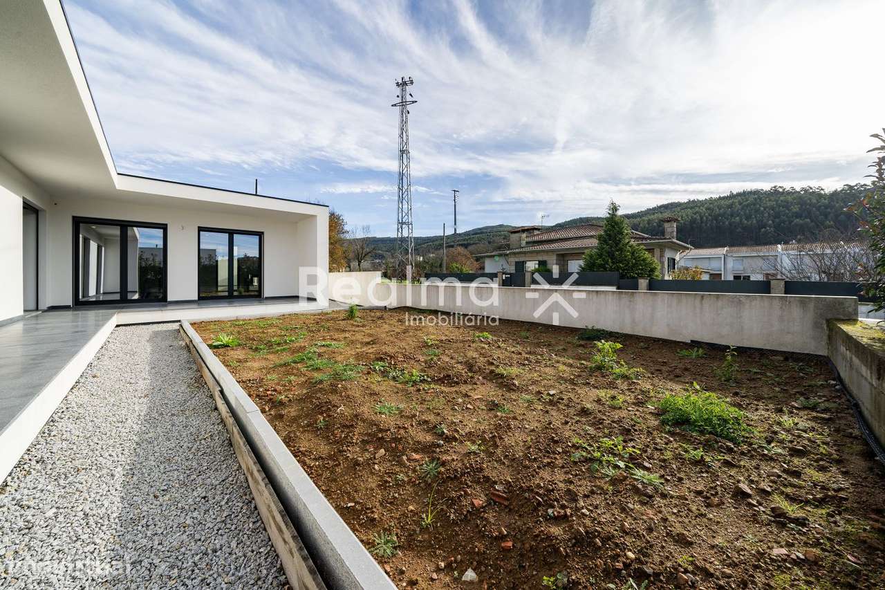Moradia Térrea T3+Escritório em Este S.Mamede-Braga-15