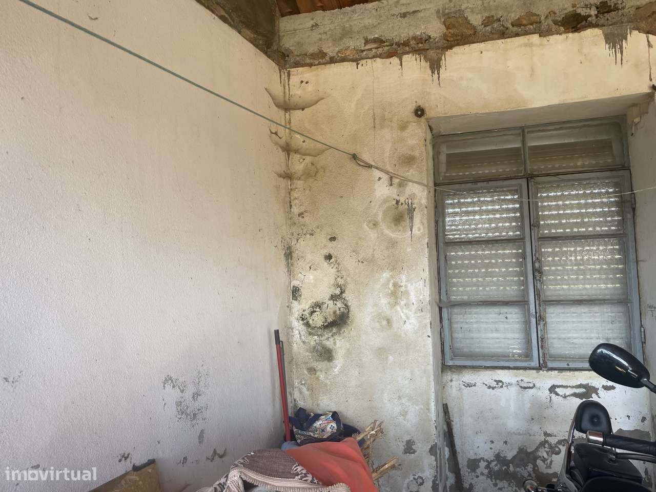 MORADIA P/ RESTAURO possibilidade de aumento piso superior e TERRENO - Grande imagem: 4/10