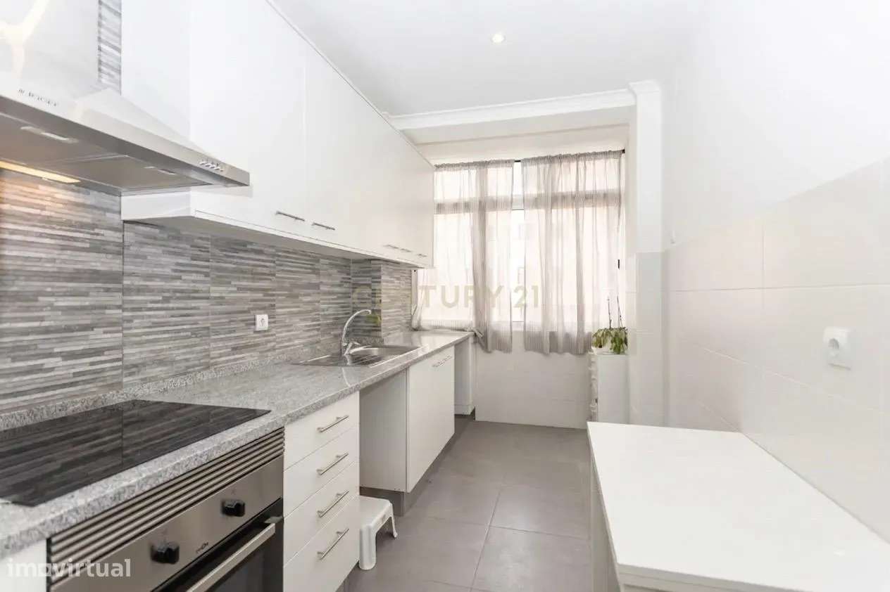 T2 Totalmente Remodelado Queluz