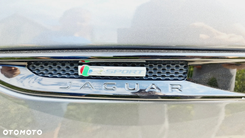 Jaguar F-Pace 2.0 i4D AWD R-Sport - 12