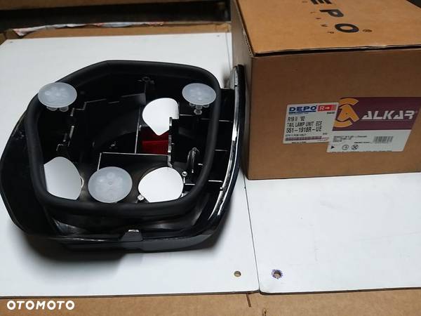 Lampa tylna prawa  Renault 19 SEDAN Chamade  929-95 2202218 7701036018 - 2