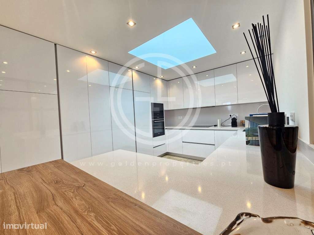 Moradia T5 de luxo nova em Faro - Grande imagem: 2/55