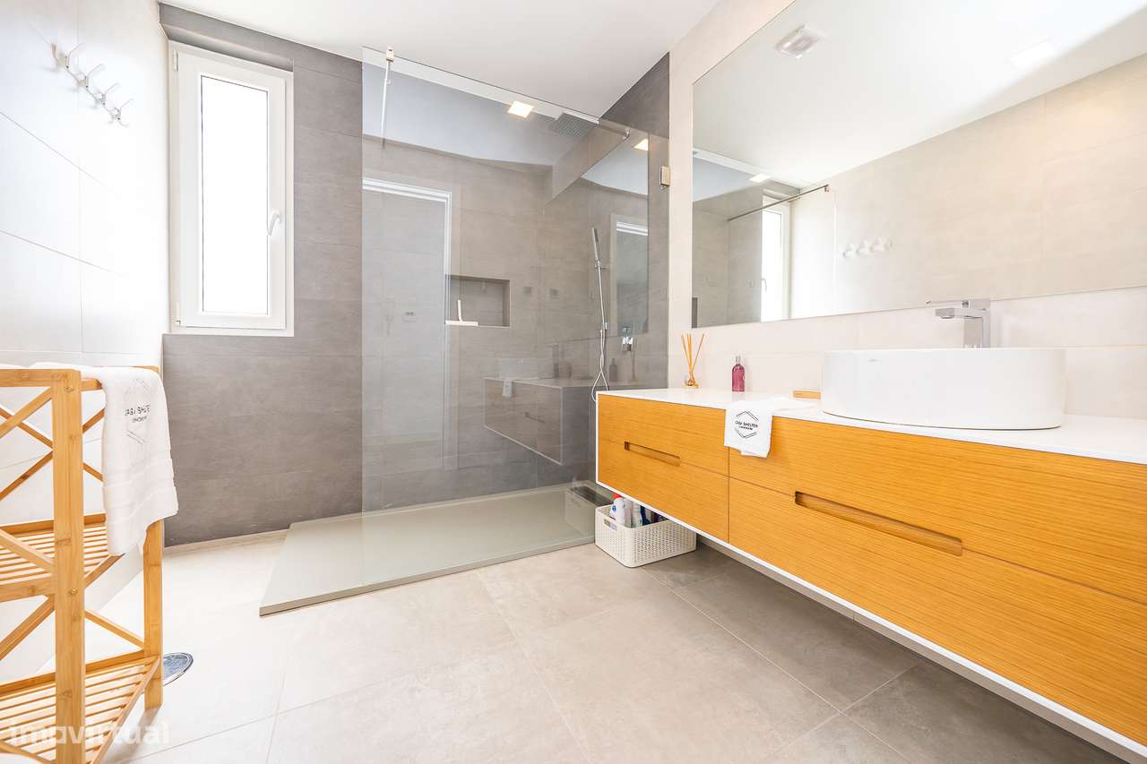 Moradia T3 com piscina, garagem na Aroeira-39