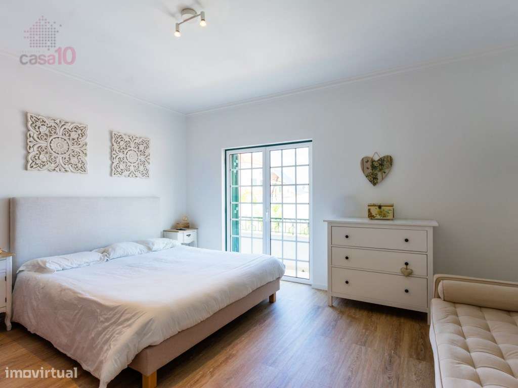Moradia V5+1 renovada em zona de excelência em Alcochete-31