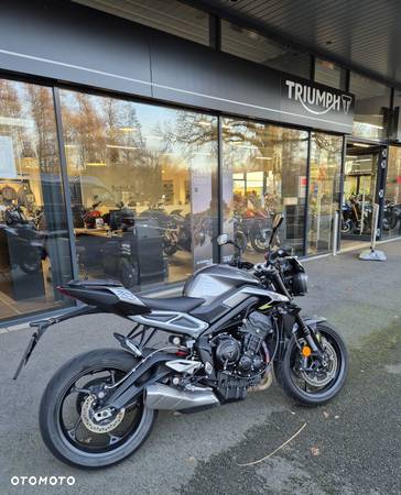 Triumph Street Triple - 1