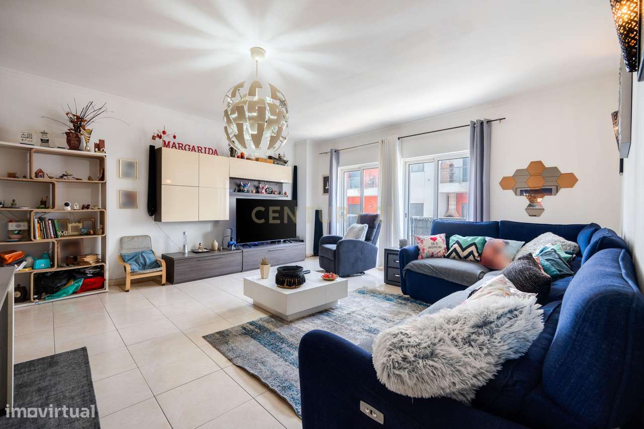 T2 com 99m², varanda generosa e 2 lugares de garagem em Silves - Grande imagem: 2/30