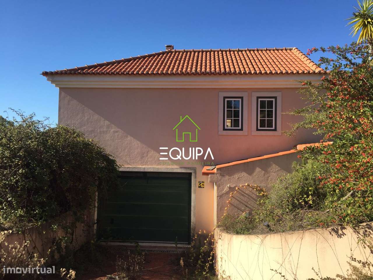 Moradia isolada T-7, na estrada nacional 117, em Belas, concelho de Si - Grande imagem: 4/20