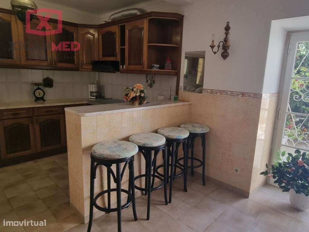 Casa no centro de Almoçageme-3