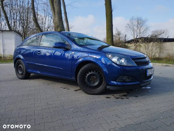 Opel Astra III GTC 2.0 T Sport - 2