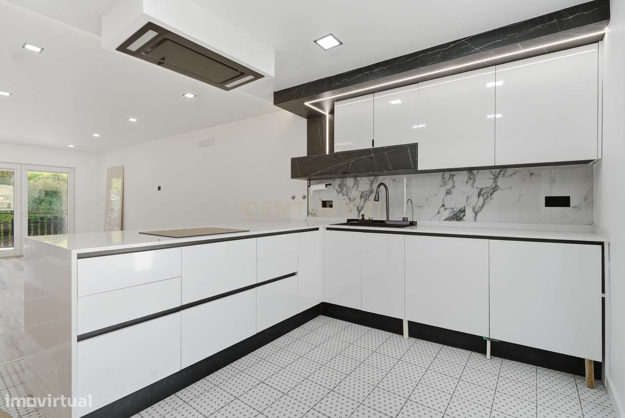 Moradia T4 Nova com Vista de Campo – Entre a Aldeia e o Mar (a 15km da - Grande imagem: 4/44