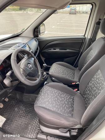 Opel COMBO - 16