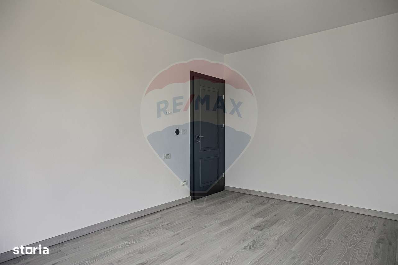 Apartament nou de vânzare cu 3 camere la Adora Park-4