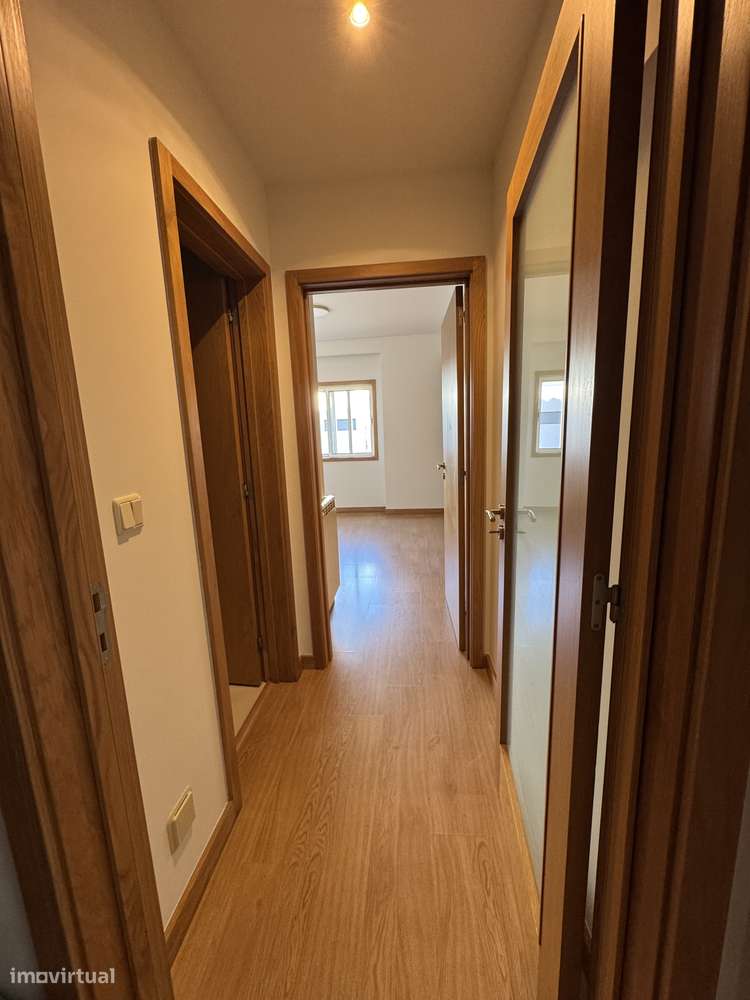 T1 (76,5m²) em Condomínio Fechado com Piscina Interior – Canidelo - Grande imagem: 4/15