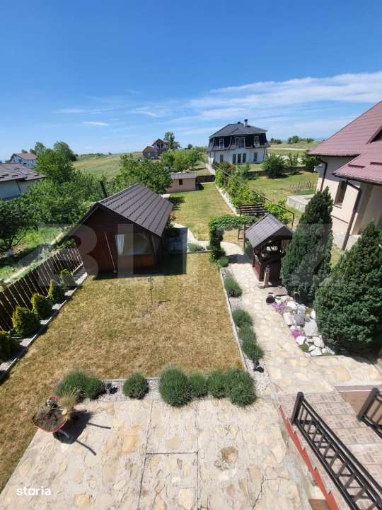 Casa individuala, cu 4 camere, 240 mp, 800 mp teren, zona Burdujeni - Imagine principală: 3/18