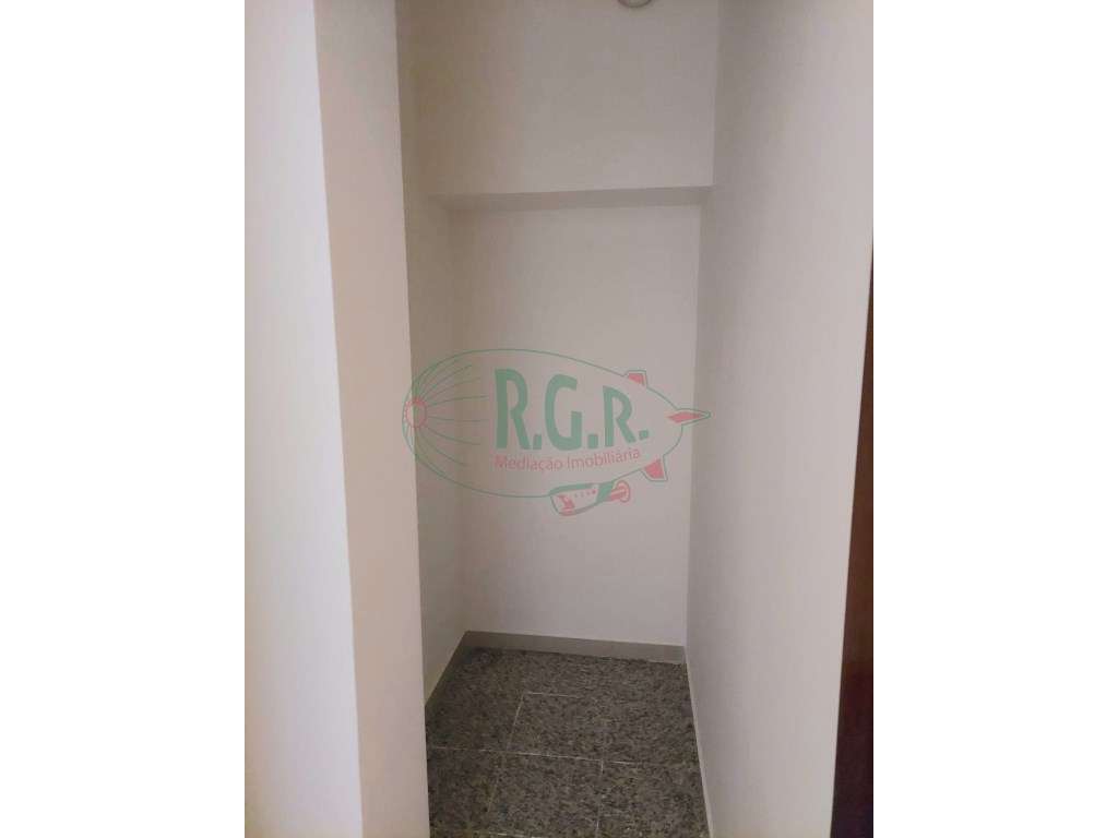 T2 PRONTO A HABITAR | Suite | Garagem Fechada-10