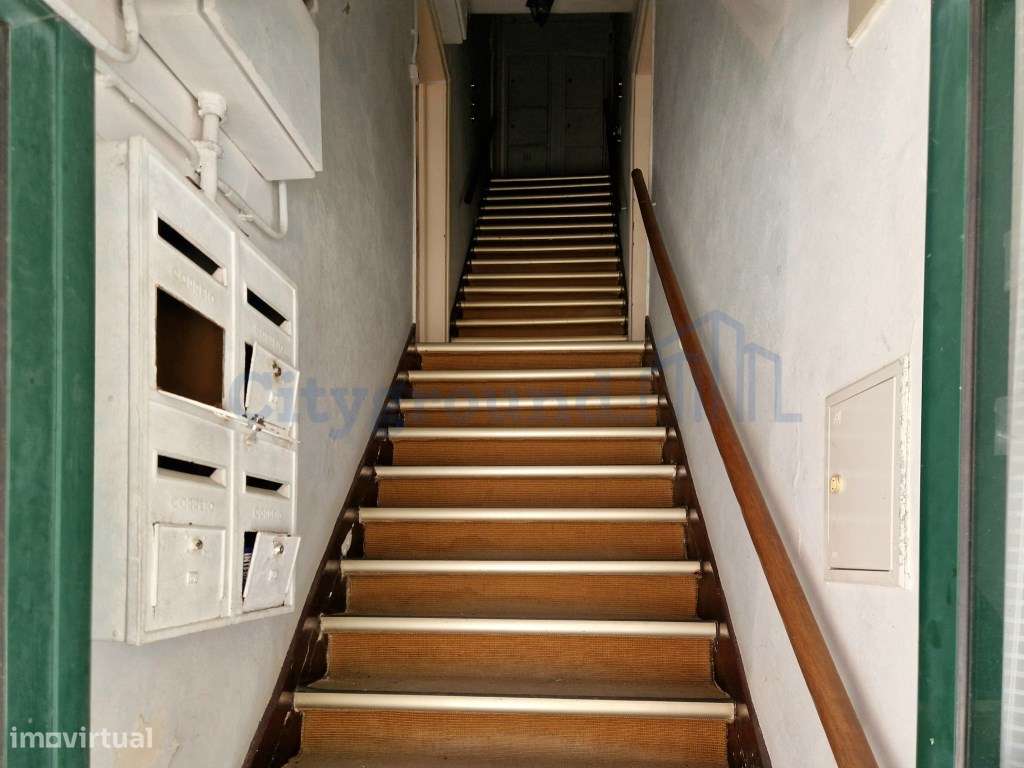 Apartamento T1 no Príncipe Real para reabilitar a seu gosto-8