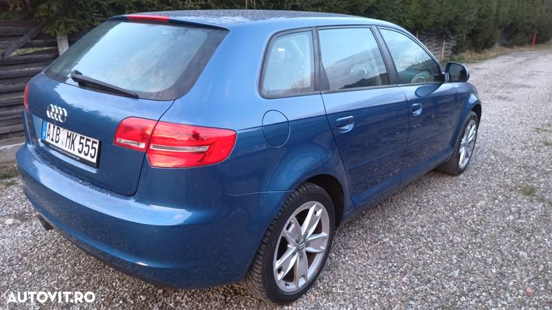 Audi A3 1.9 TDI Sportback DPF Attraction - 2