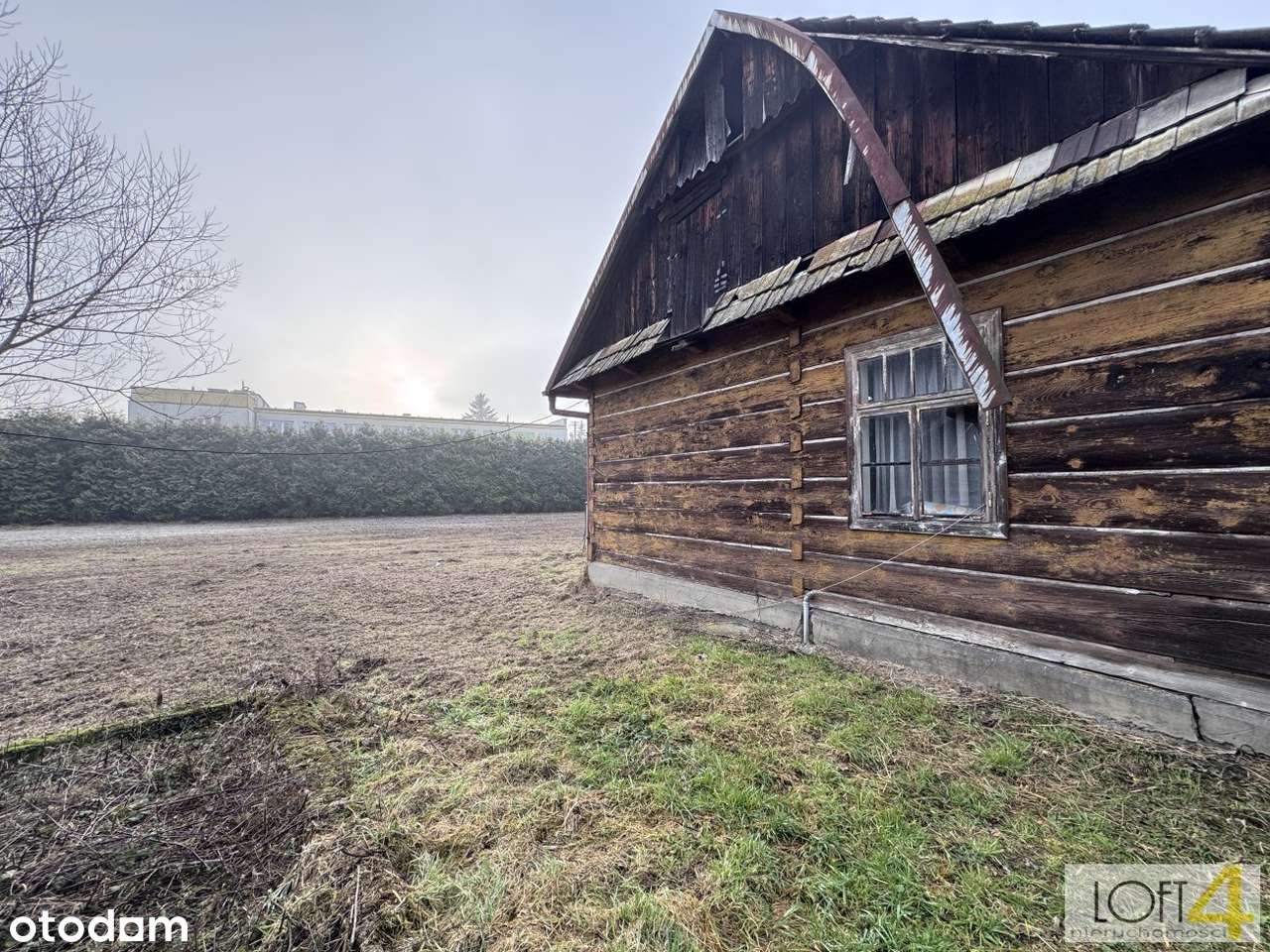 Drewniany dom z duszą na 17-arowej działce-12