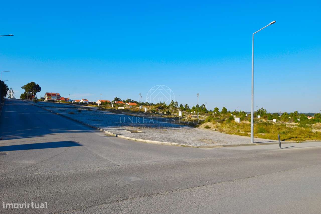 Lote de Terreno para construção de moradia em banda, localizado na Urb - Grande imagem: 1/38