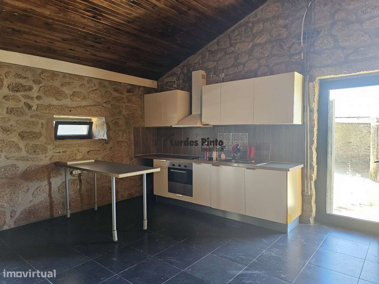 Moradia mobilada com quintal - Grande imagem: 4/26