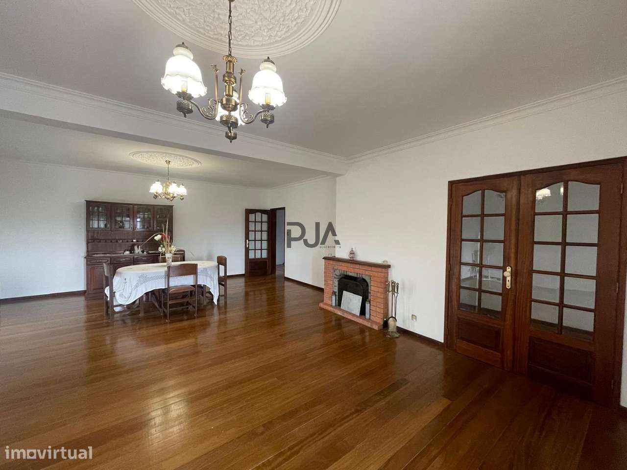 Moradia Isolada T5 em Outeiro de Espinho, Mangualde-11