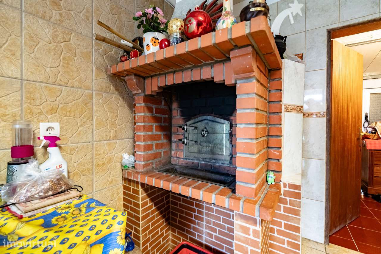 Quinta com Moradia T2 | Fornos de Algodres-9