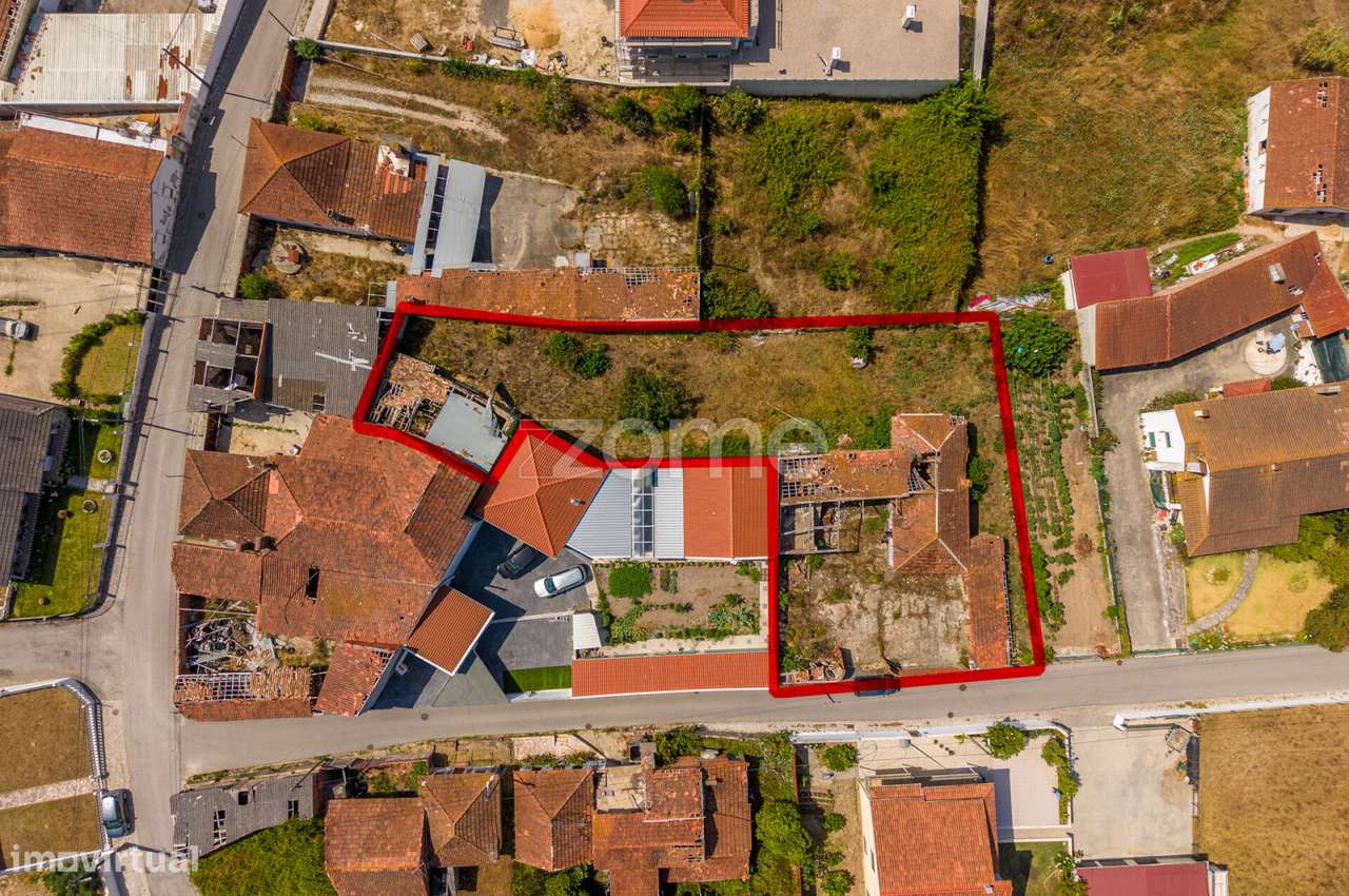Moradia T2 || Para Reconstrução || Lote com 1.075m2-0