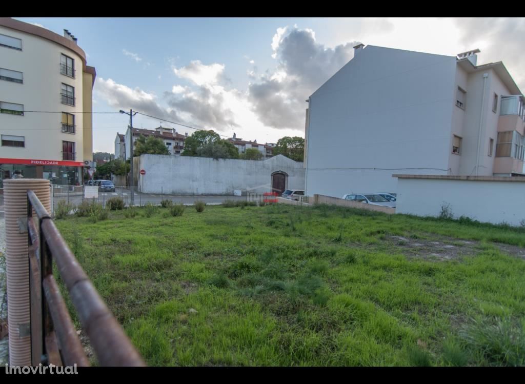 Terreno no centro de Ourém