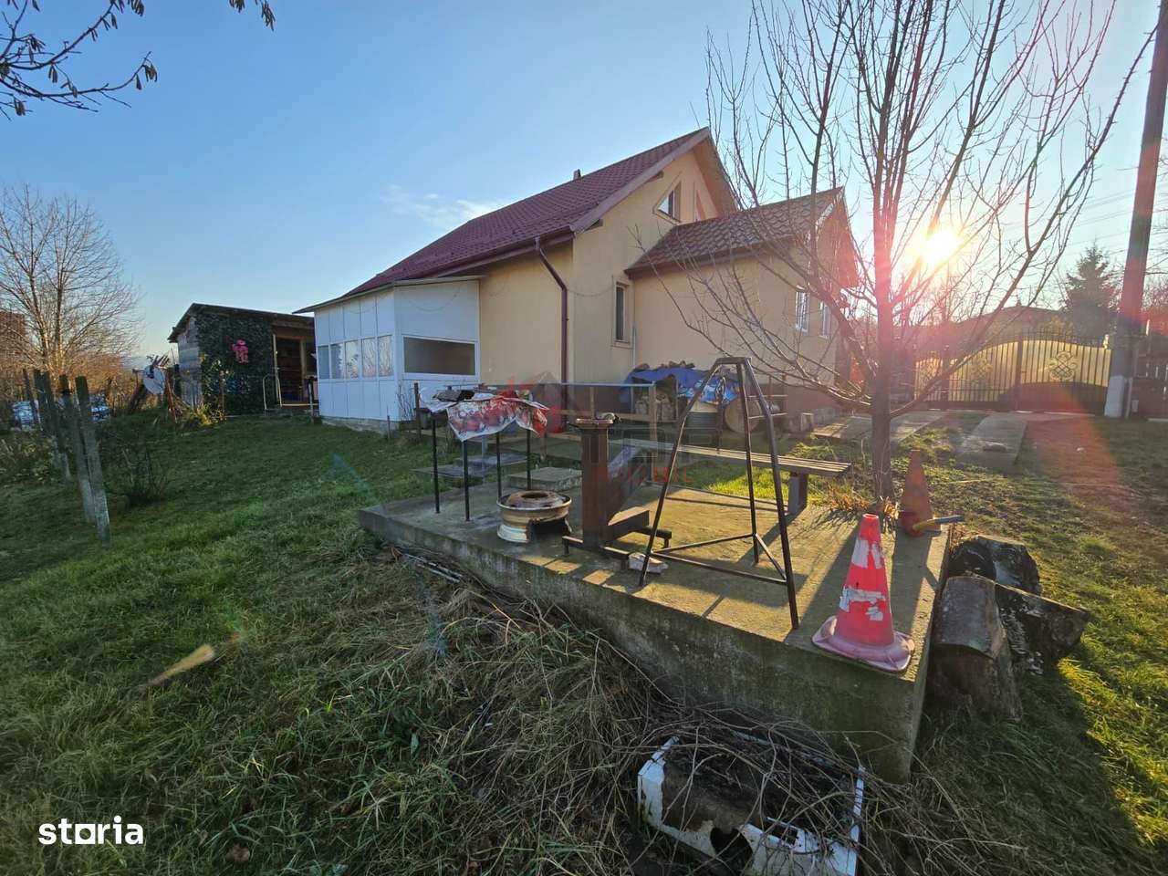 Casa de vanzare cu 1000 mp teren, zona Lunca Cetatuii - Imagine principală: 2/18