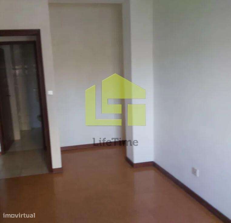 Apartamento T3 com varanda - Grande imagem: 4/17