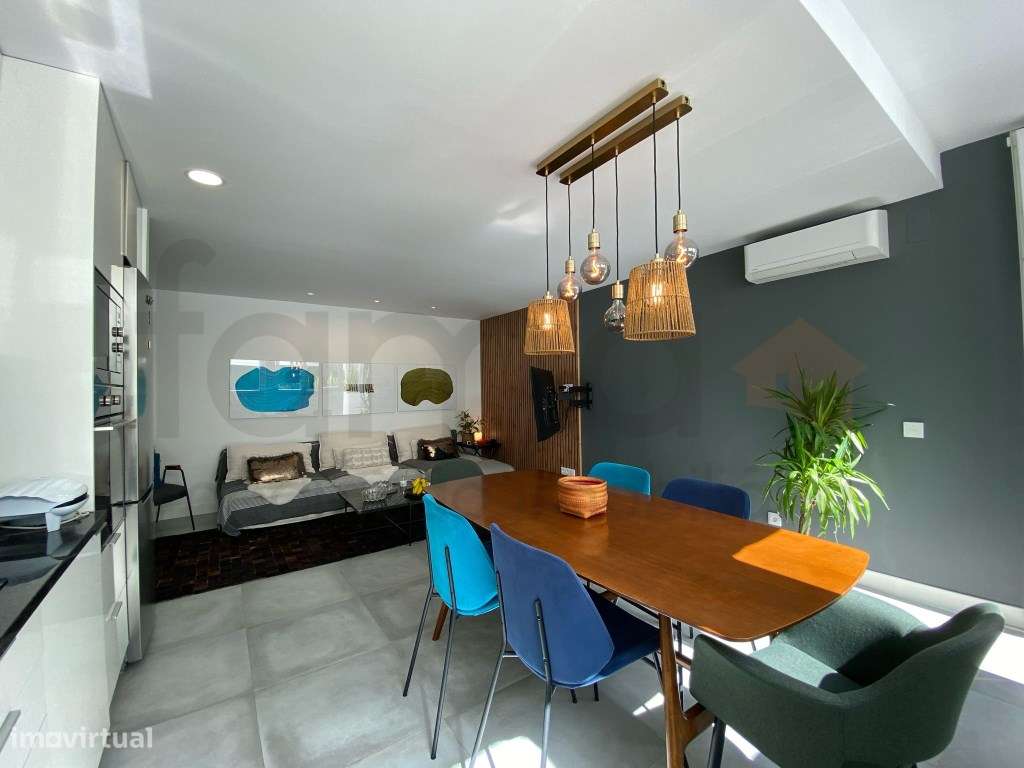 T2 Remodelado Com Terraço Alto da Parede-7