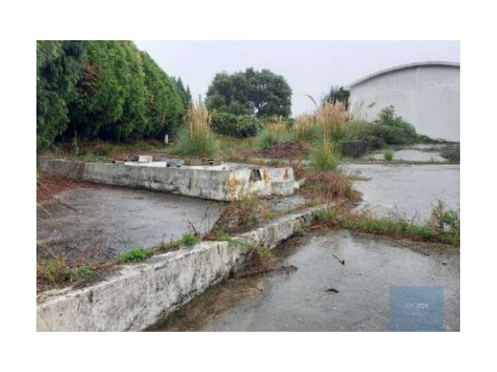 Armazém em Santa Maria da Feira-1